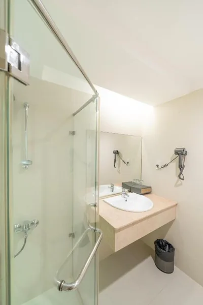 Doppelzimmer mit zwei Doppelbetten — Royal Crown Hotel Near SECC - Phu My Hung